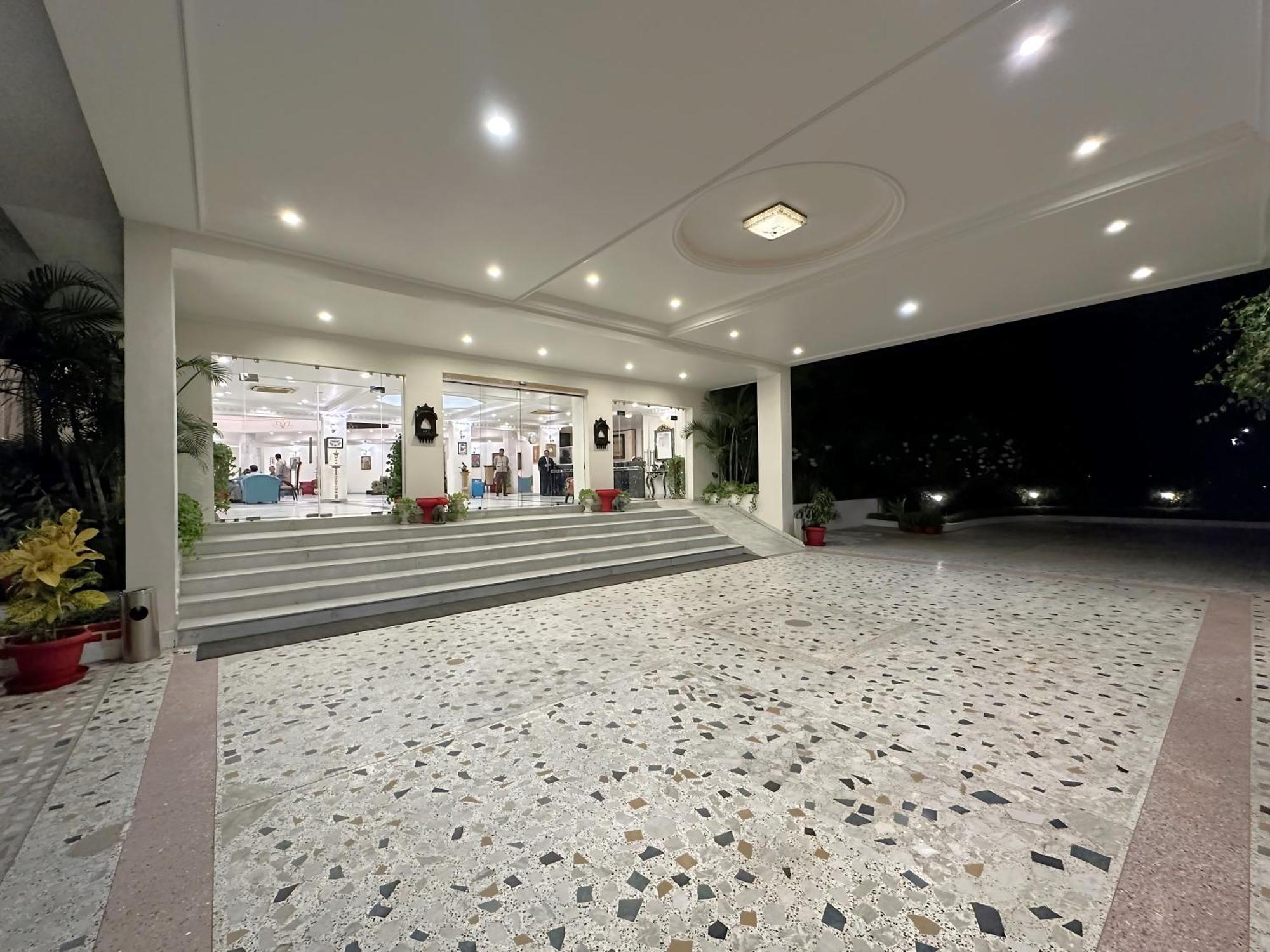 A S Hotels Khajuraho Exterior photo